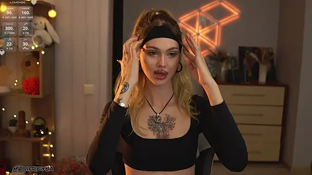 Snapshot of ManiFreyja chatting on October 22, 7:46 pm ManiFreyja online show from October 22, 7:46 pm