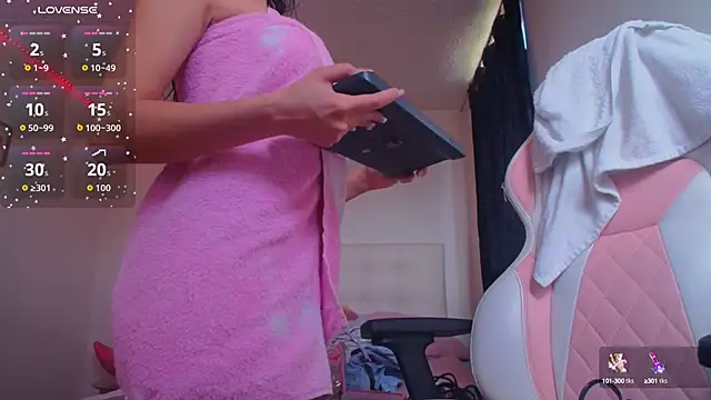 Snapshot of Madysson_leee chatting on September 23, 2:24 pm Madysson leee online show from September 23, 2:24 pm