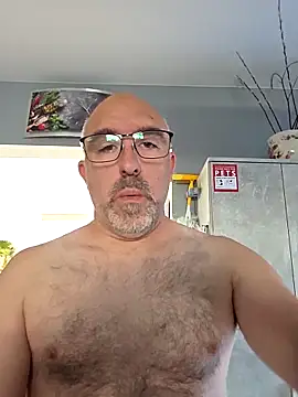Snapshot of Crosss-23cm chatting on May 8, 7:56 am Crosss-23cm online show from May 8, 7:56 am