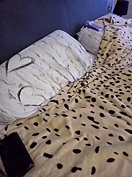 Crosss-23cm online show from April 21, 6:36 pm