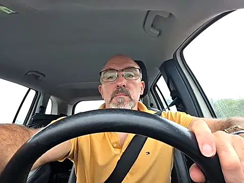 Snapshot of Crosss-23cm chatting on October 4, 8:27 am Crosss-23cm online show from October 4, 8:27 am