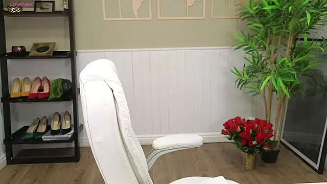 Snapshot of LadyLeea chatting on March 11, 5:35 am LadyLeea online show from March 11, 5:35 am
