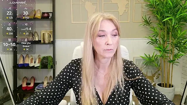 LadyLeea online show from May 22, 5:05 am