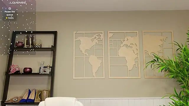 LadyLeea online show from December 17, 5:34 am