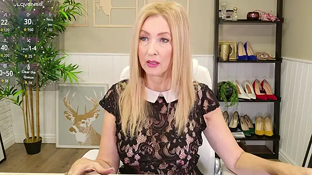 Snapshot of LadyLeea chatting on November 3, 5:34 am LadyLeea online show from November 3, 5:34 am