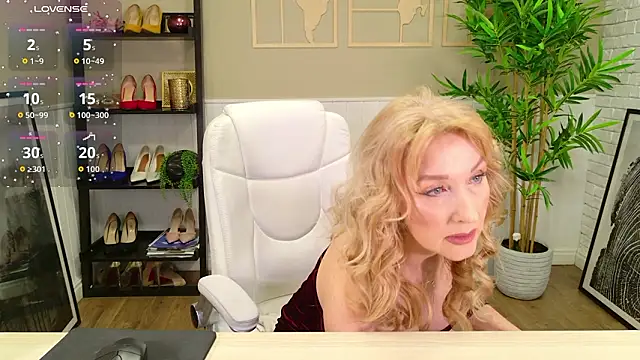 LadyLeea online show from March 26, 6:11 am