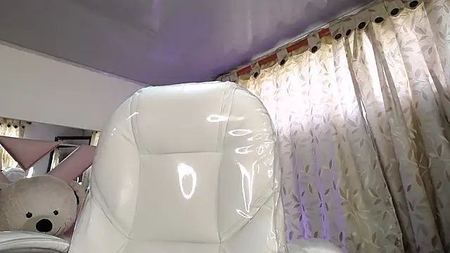 Mia Fischer online show from November 10, 7:41 pm