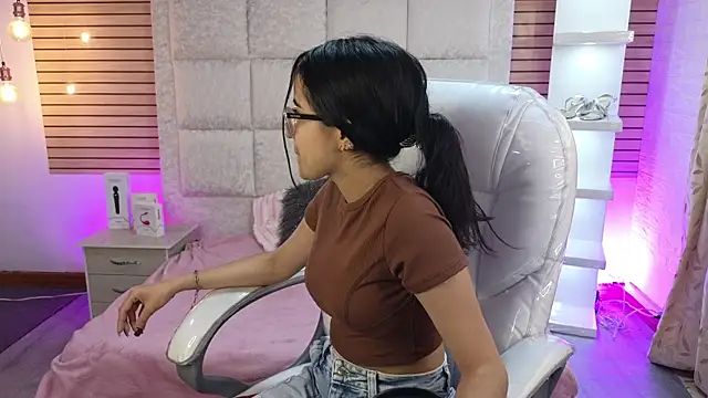 Mia Fischer online show from April 22, 4:47 pm