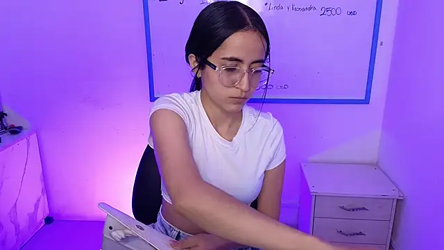 Mia Fischer online show from May 7, 1:14 pm