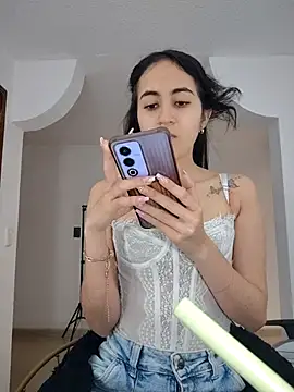 Mia Fischer online show from October 9, 6:30 pm