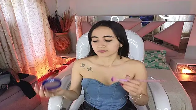 Mia Fischer online show from December 3, 7:46 pm