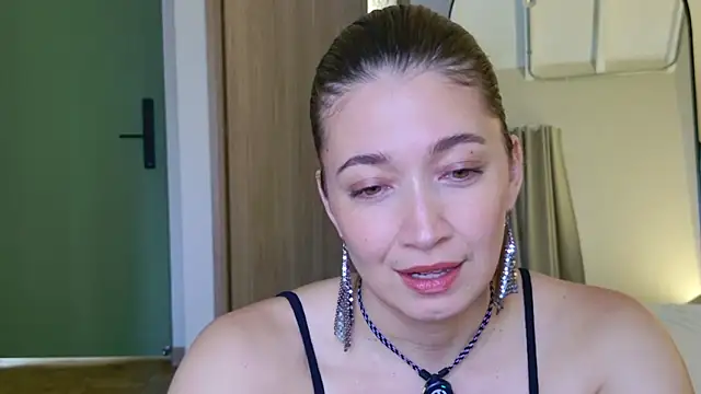 Snapshot of adarussell chatting on May 16, 5:12 pm adarussell online show from May 16, 5:12 pm