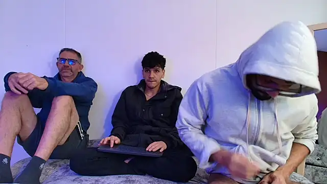 Benjamin show online show from December 16, 2:21 pm