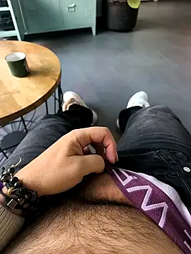 cricrimsBarcelona online show from December 3, 8:03 am