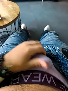 cricrimsBarcelona online show from December 4, 7:29 am