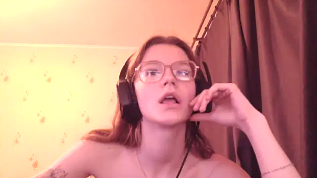 Snapshot of angelstonight chatting on March 14, 9:21 pm angelstonight online show from March 14, 9:21 pm