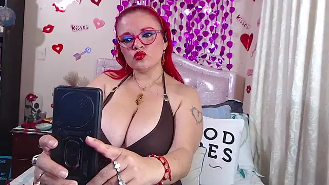 Snapshot of VickyColleman chatting on February 16, 9:27 pm VickyColleman online show from February 16, 9:27 pm