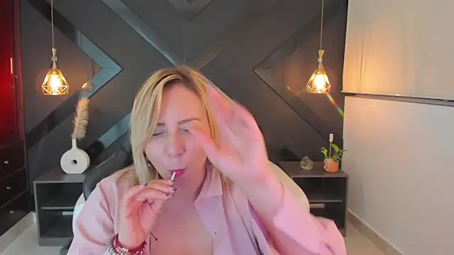 andre soto  online show from March 8, 1:33 am