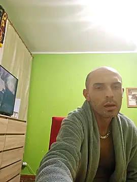 Snapshot of STANISLAW621162 chatting on February 1, 2:05 am STANISLAW621162 online show from February 1, 2:05 am