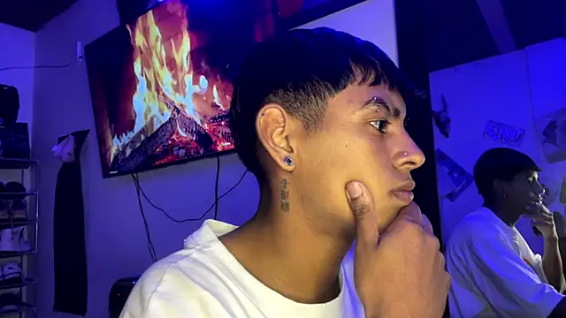  Billowy  online show from November 22, 12:21 am