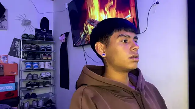  Billowy  online show from November 24, 6:08 pm