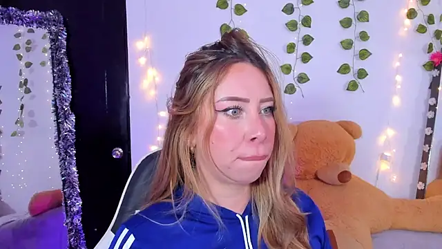 JanneKim online show from March 11, 2:33 pm