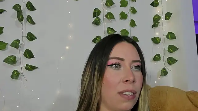 JanneKim online show from December 5, 6:50 pm