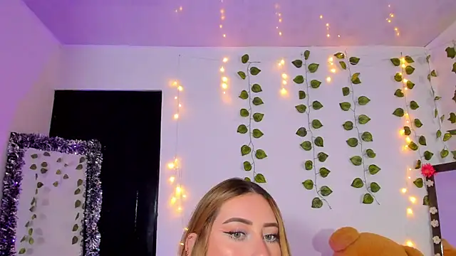 JanneKim online show from March 27, 1:23 pm