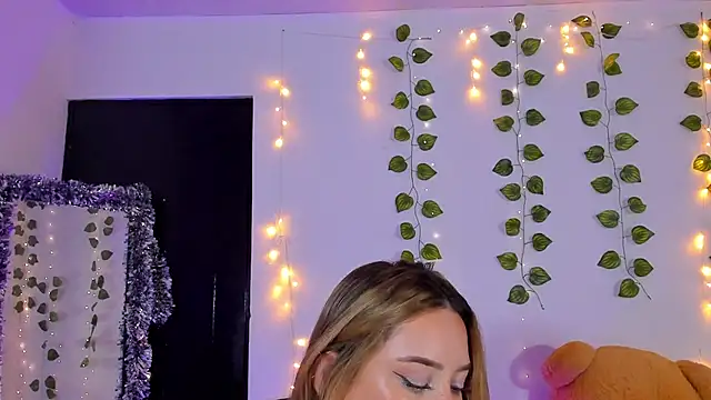 JanneKim online show from March 10, 1:04 pm