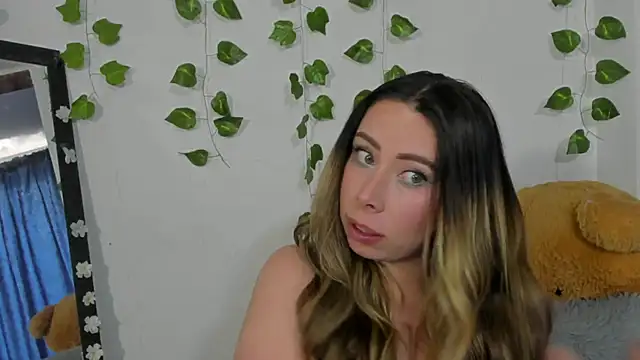 JanneKim online show from November 18, 6:55 pm