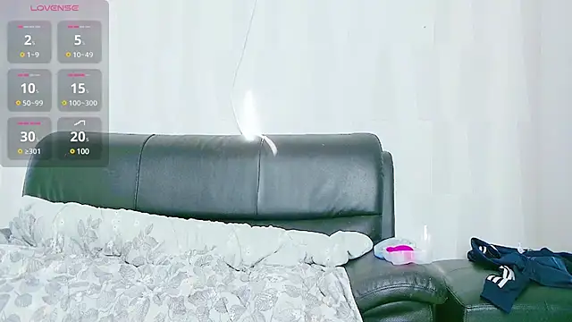 Snapshot of Emma2244 chatting on January 25, 6:12 am Emma2244 online show from January 25, 6:12 am