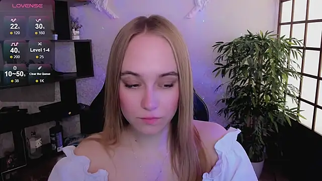 LianaBright online show from March 23, 2:15 am