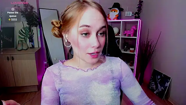 LianaBright online show from March 21, 1:18 am