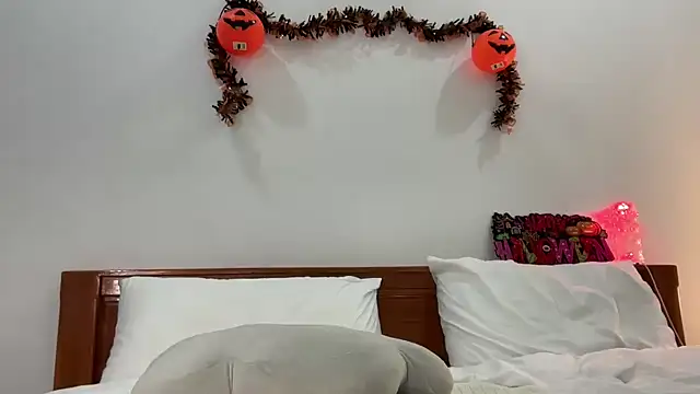 Snapshot of CoCo-Queen chatting on October 27, 3:18 am CoCo-Queen online show from October 27, 3:18 am