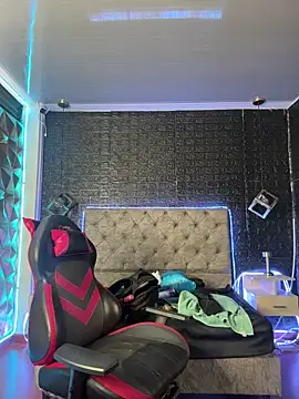 Paloma  LS online show from March 21, 7:07 pm