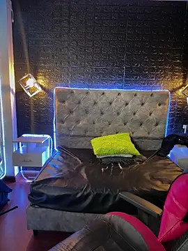 Paloma  LS online show from December 3, 7:24 pm