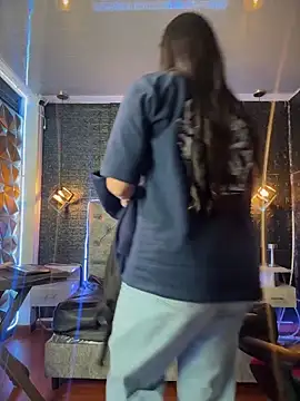 Paloma  LS online show from February 6, 6:48 pm