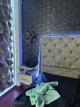 Paloma  LS online show from January 8, 1:17 pm