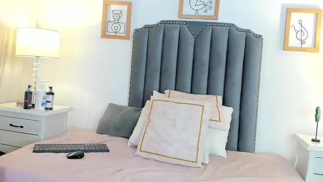 Snapshot of samanta_william chatting on March 18, 3:56 am samanta william online show from March 18, 3:56 am