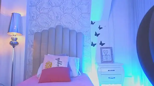 Snapshot of samanta_william chatting on October 14, 3:40 am samanta william online show from October 14, 3:40 am