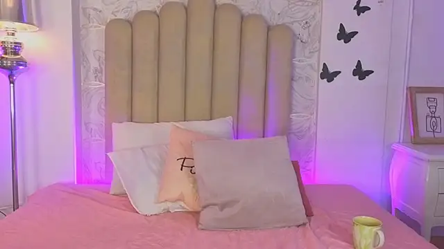 Snapshot of samanta_william chatting on October 17, 3:10 am samanta william online show from October 17, 3:10 am