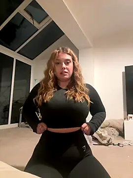 Krystal Tx online show from September 21, 8:14 pm