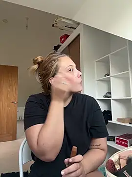 Krystal Tx online show from September 25, 7:36 am