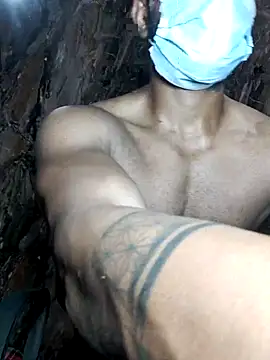 Snapshot of rony6663 chatting on October 31, 6:32 am rony6663 online show from October 31, 6:32 am