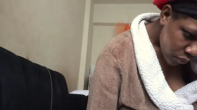 Snapshot of vanie chatting on July 15, 8:43 am vanie online show from July 15, 8:43 am