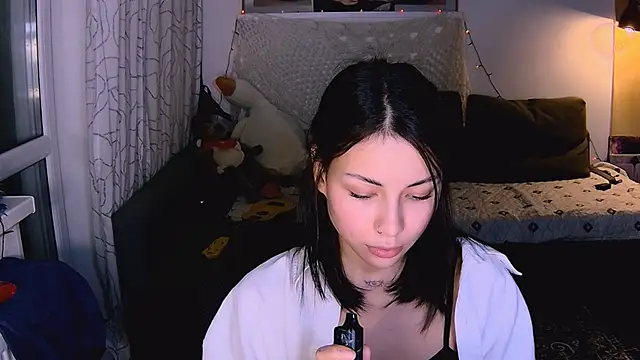 valorant girl online show from January 9, 5:43 pm