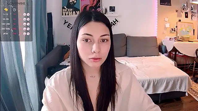 valorant girl online show from March 10, 9:46 am