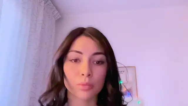 valorant girl online show from March 7, 3:07 pm