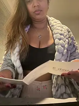 TEMPTING-TAMMY online show from December 16, 6:17 am