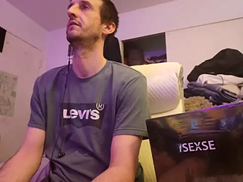 Snapshot of tjxviii chatting on March 1, 6:52 pm tjxviii online show from March 1, 6:52 pm